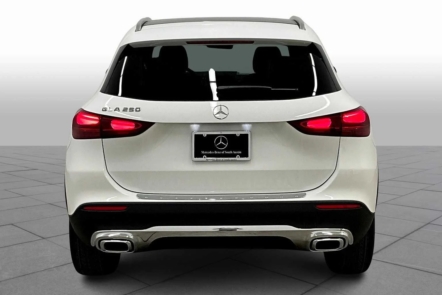 New 2026 Polar White Mercedes-Benz GLA 250 image 4