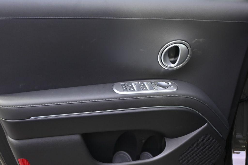 New 2026 Titainium Hyundai SEL AWD image 23