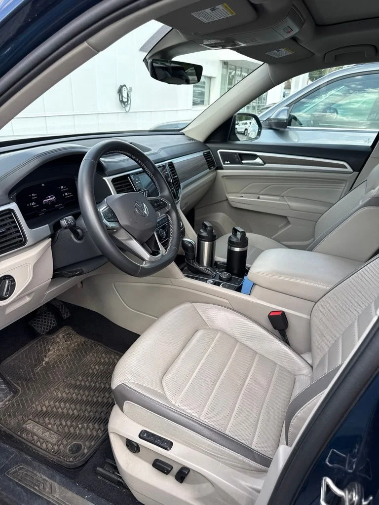 Used 2021 Blue Volkswagen SEL Premium image 2