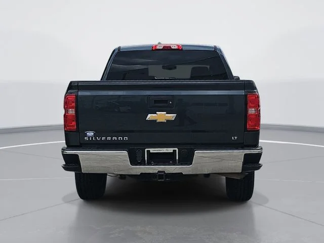 Used 2018 Gray Chevrolet LT image 4