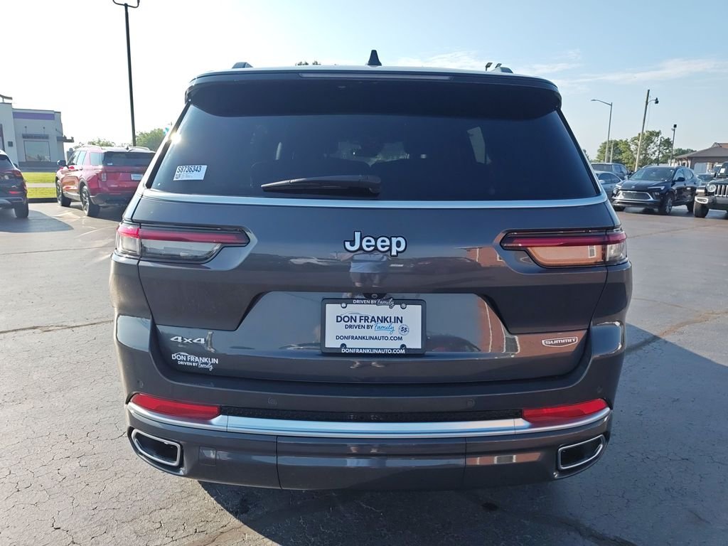 Used 2025 Gray Jeep Summit image 4