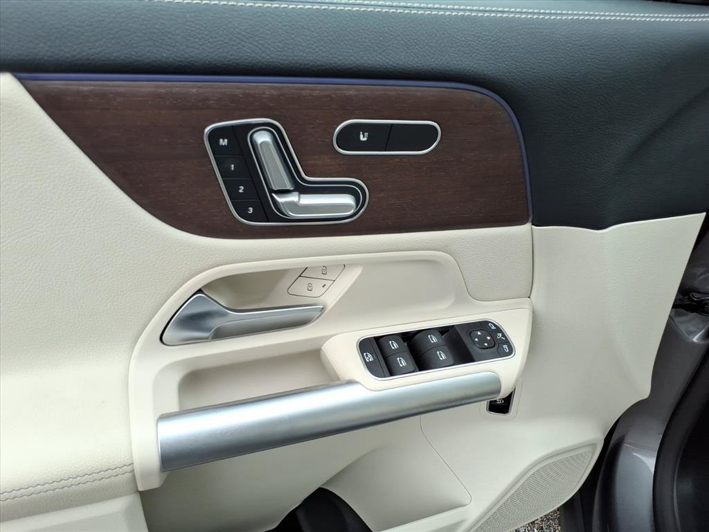 Used 2023 Mountain Grey Met Mercedes-Benz GLA 250 image 14