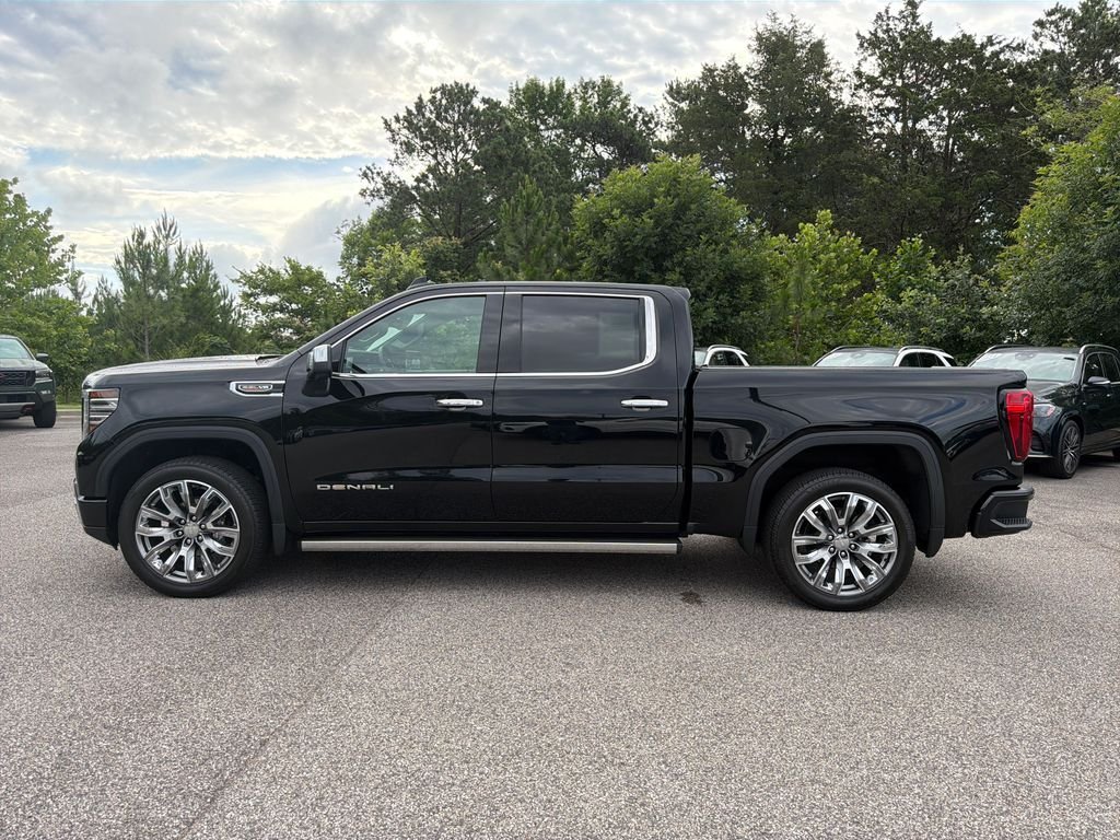 Used 2025 Onyx Black GMC Denali image 7