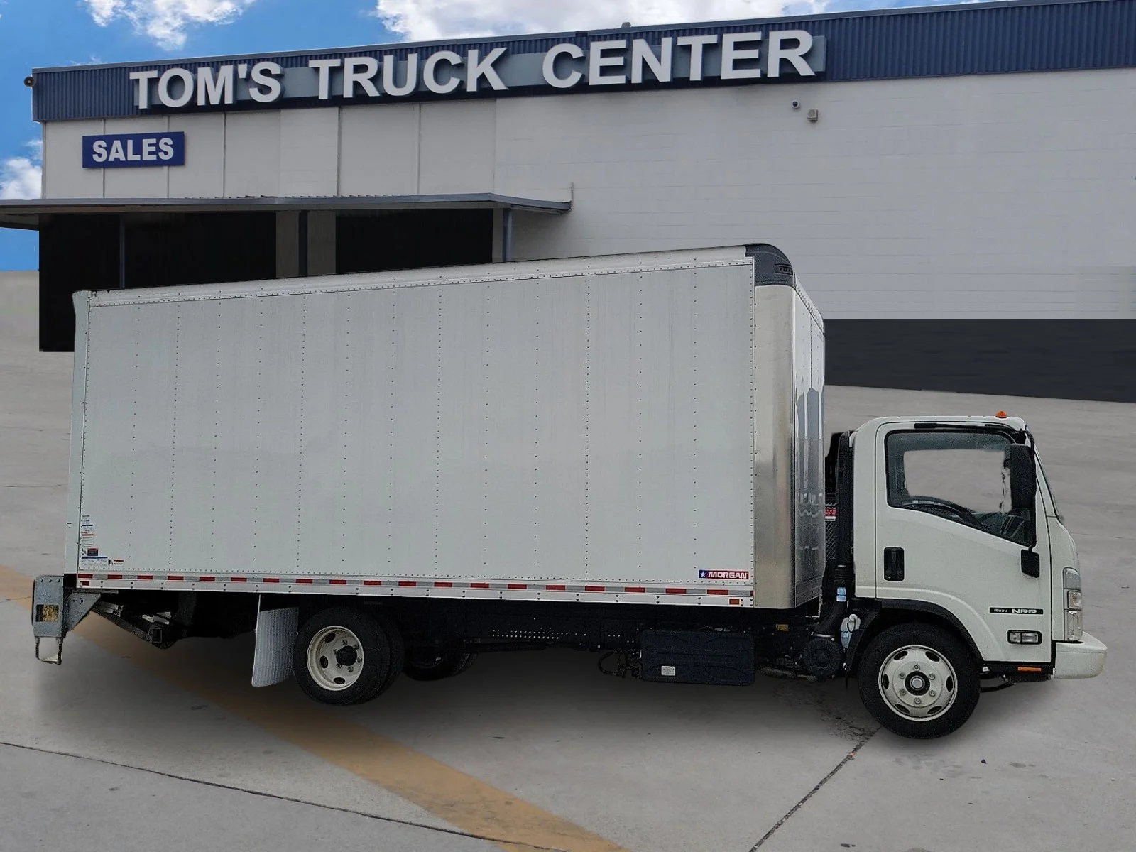 2024 Isuzu NRR's photo