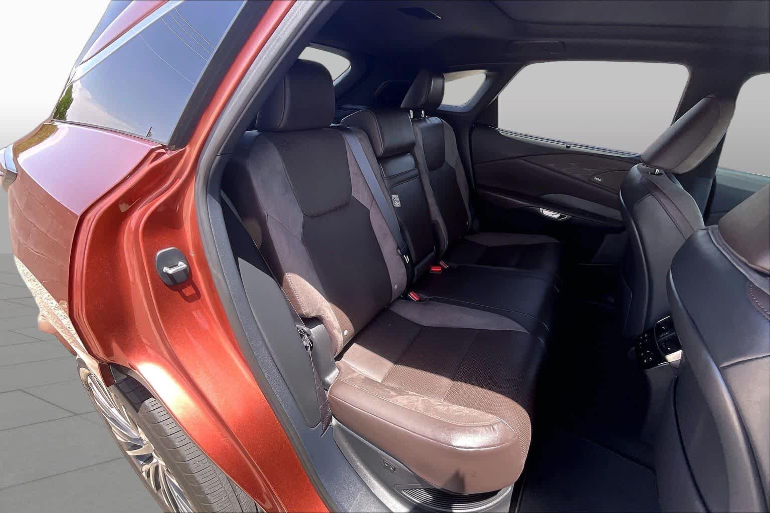 Used 2023 Copper Crest Lexus Luxury image 18