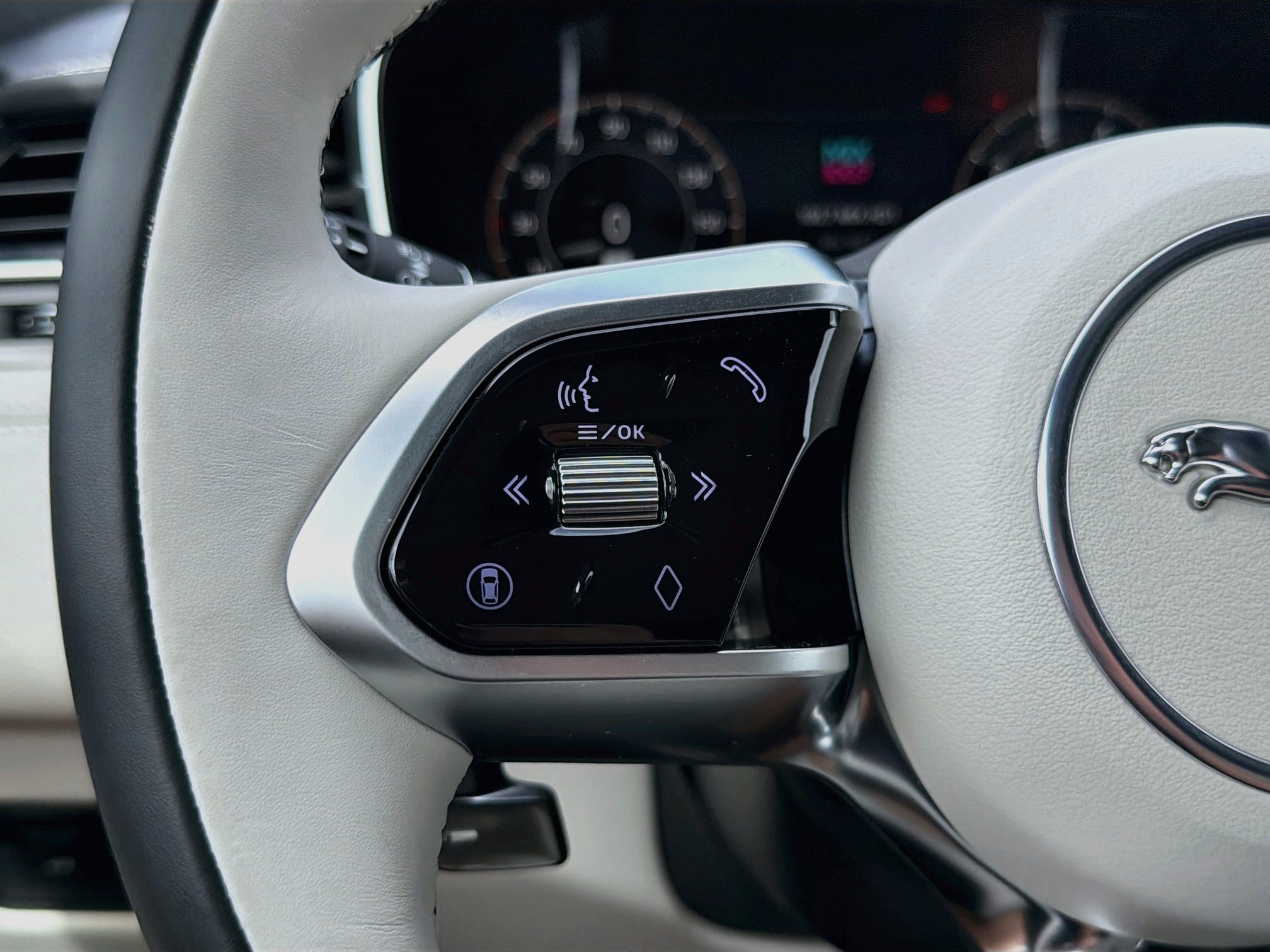2026 Jaguar F-Pace R-Dynamic S - Photo 38