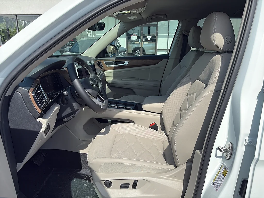 New 2026 Opal White Pearl Volkswagen 2.0T SE FWD image 15