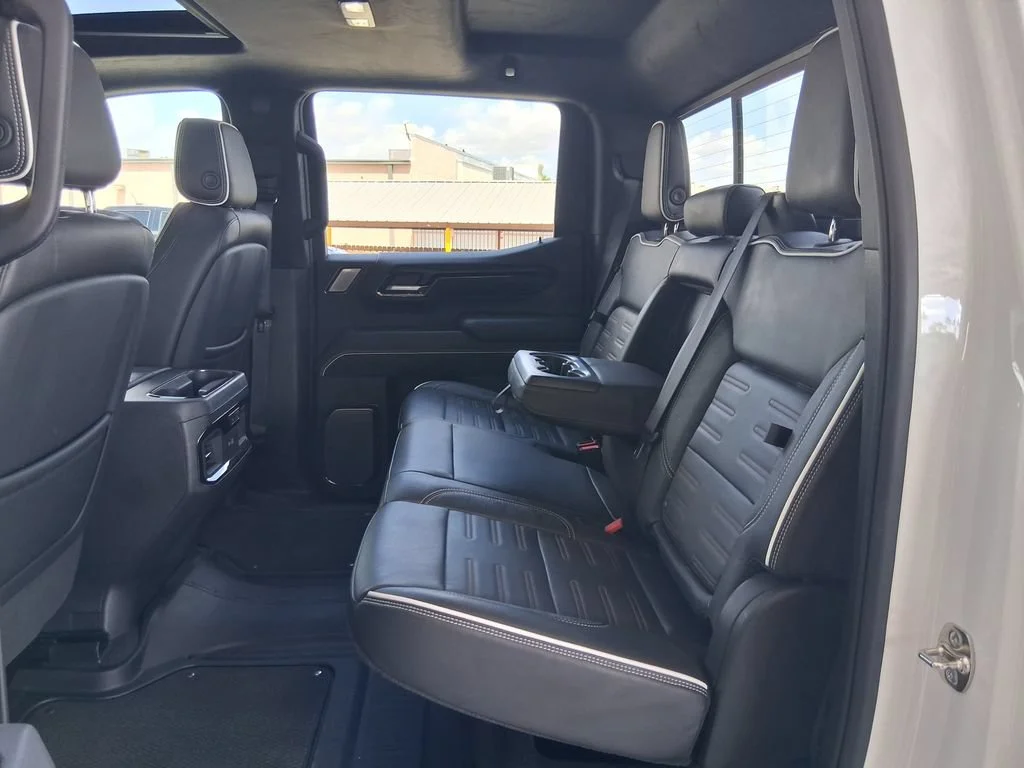 Used 2025 Summit White GMC AT4X image 27