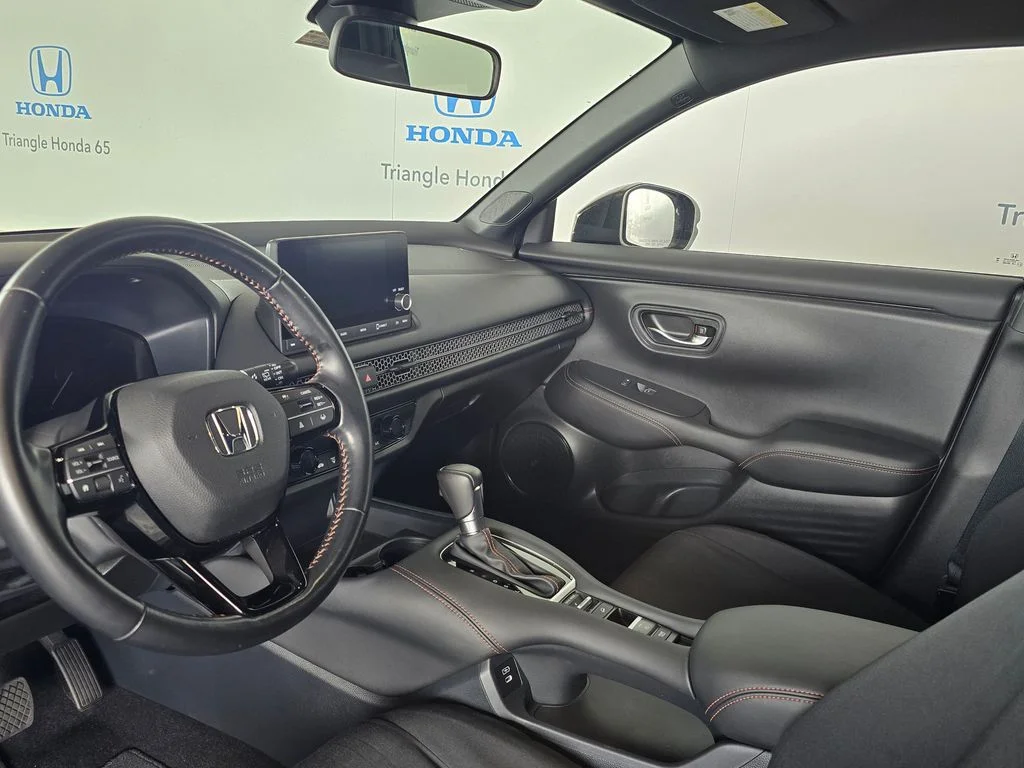 Used 2025  Honda Sport image 9