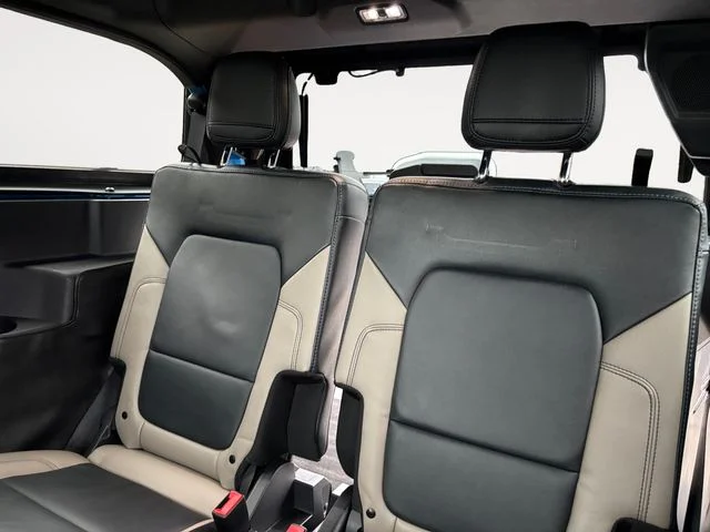 Used 2023 Velocity Blue Metallic Ford Wildtrak image 13