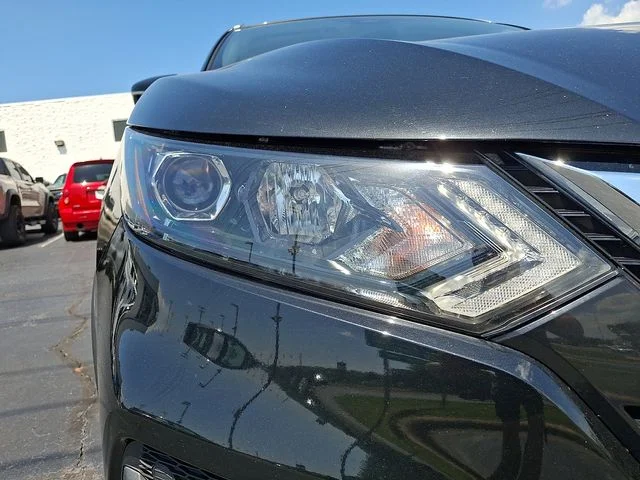 Used 2020 Black Nissan SV image 9