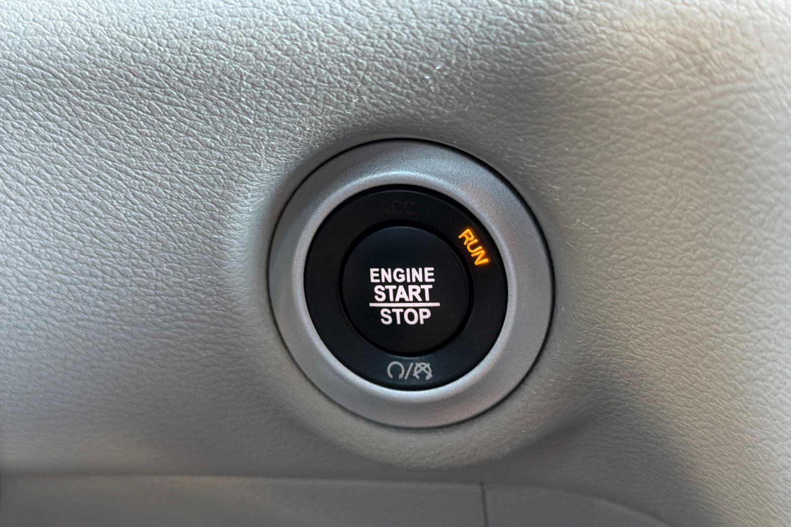 Used 2023 Silver Chrysler Touring L image 28