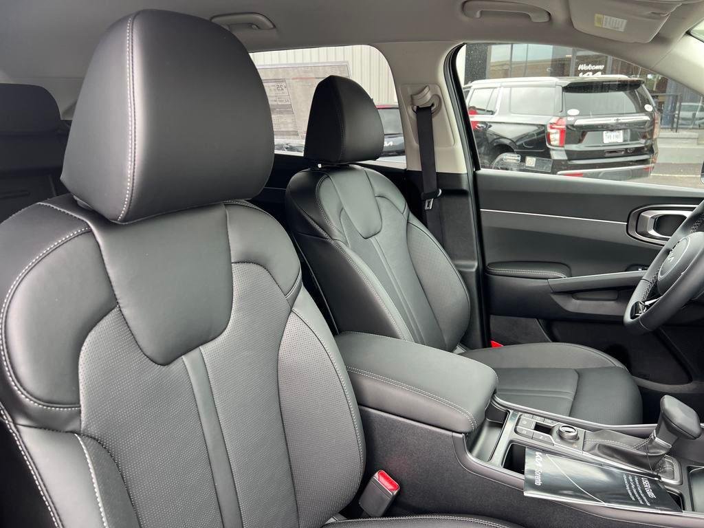 2025 Kia Sorento S - Photo 31