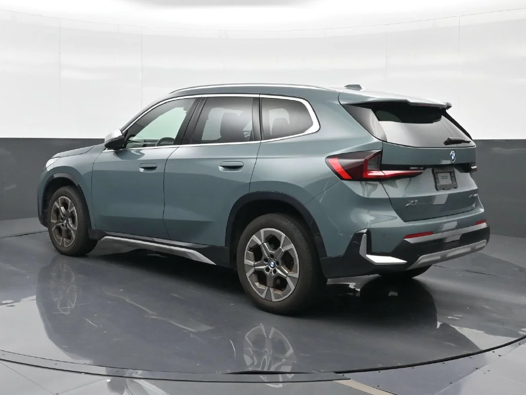 Certified Used 2023 Green BMW xDrive28i image 2