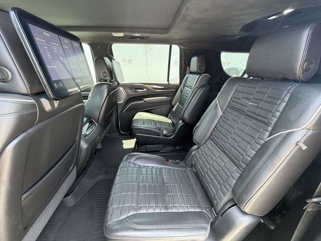 Used 2021 Black Cadillac Sport Platinum image 31