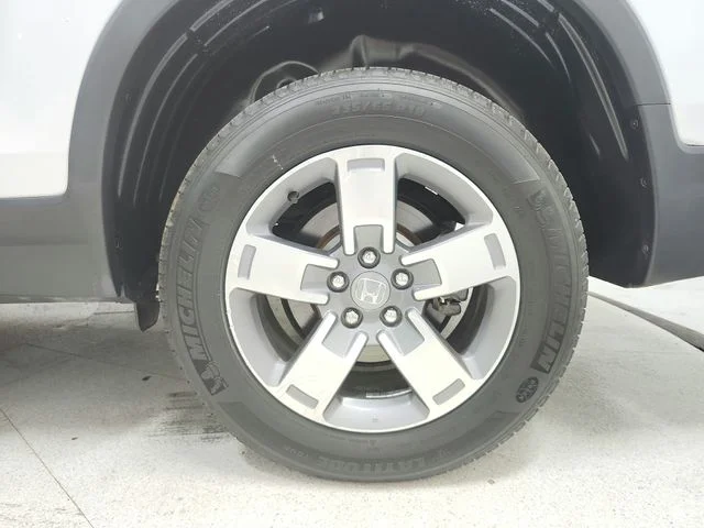 Used 2024  Honda RTL image 19