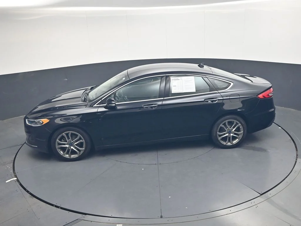 Used 2019 Black Ford SEL image 38