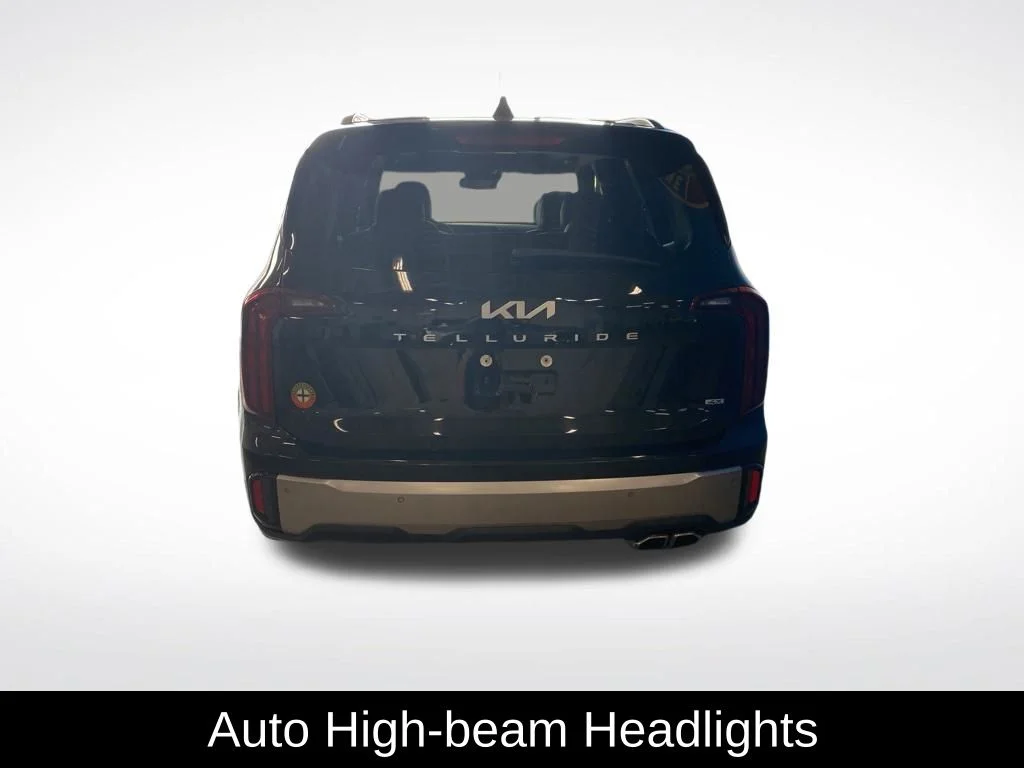 Used 2025 Black Kia S image 19