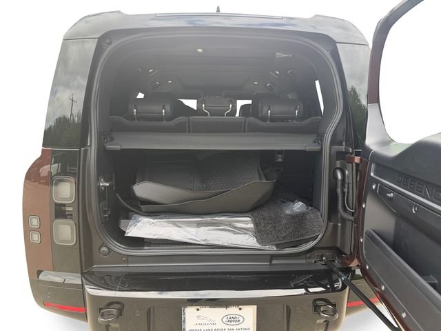 New 2026 Sedona Red Land Rover X-Dynamic SE image 18