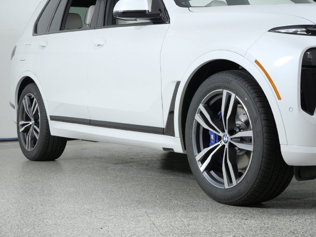 Used 2027 White BMW xDrive40i image 7