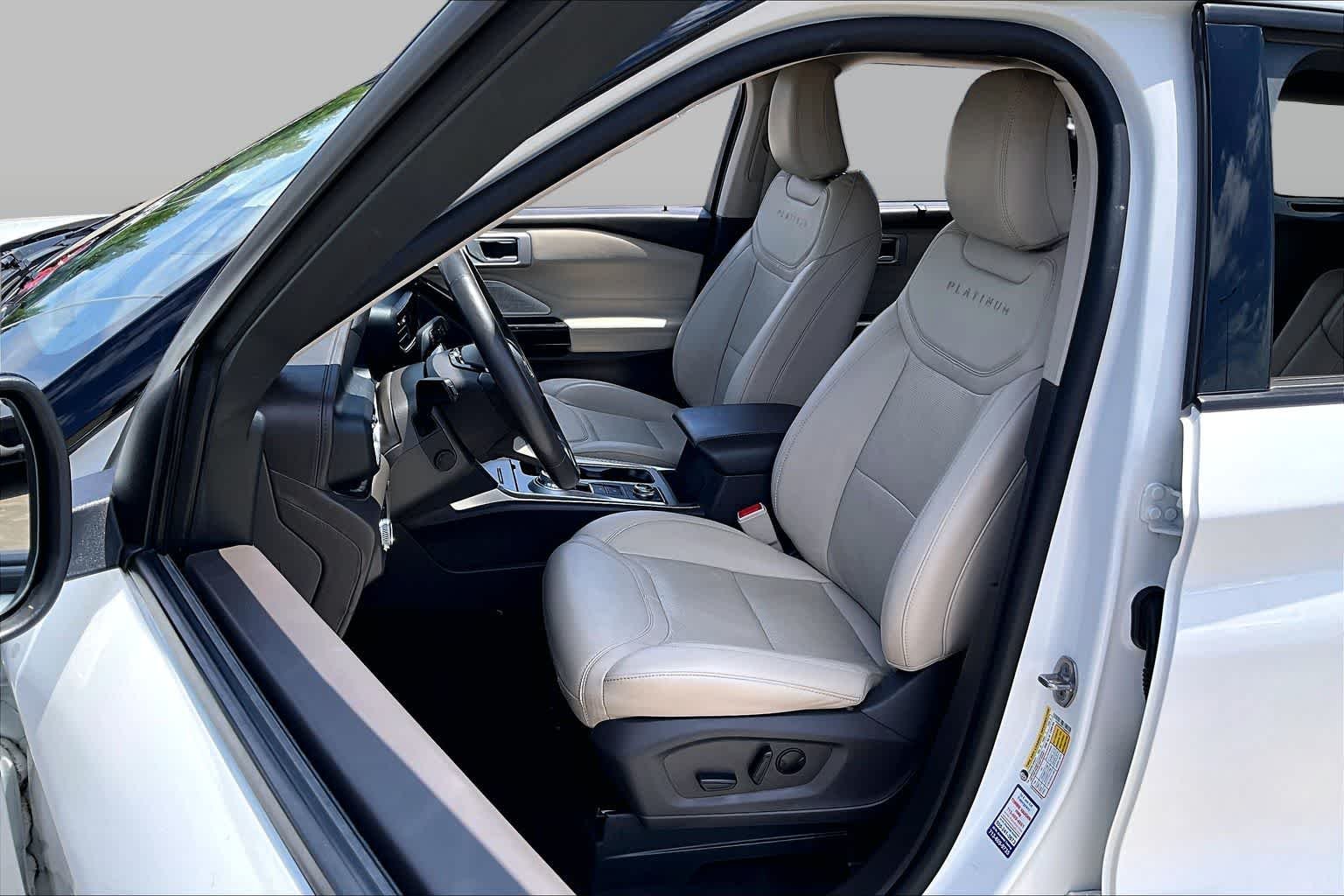 Used 2023 Star White Metallic Tri-Coat Ford Platinum image 7