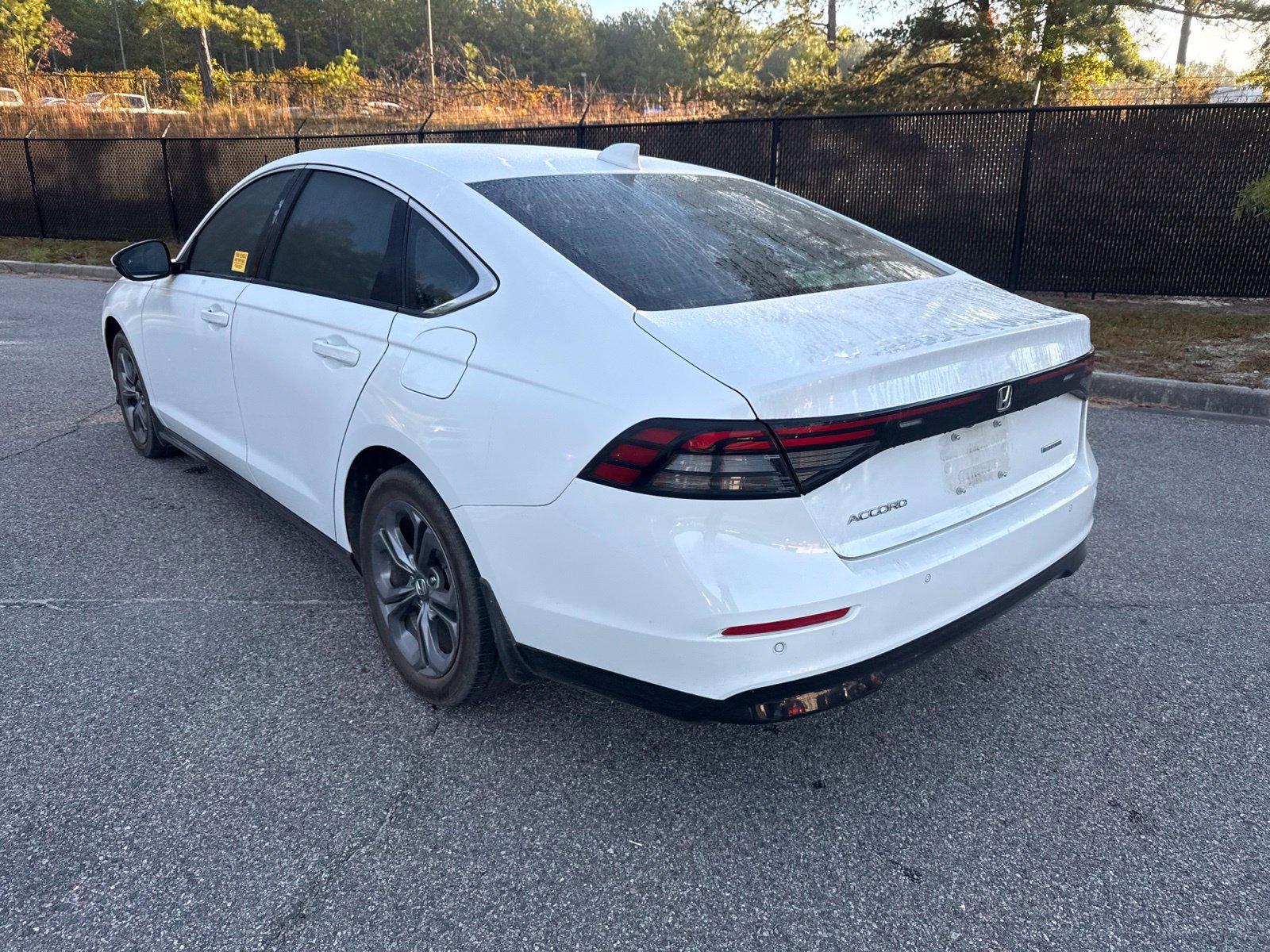 Used 2025 White Honda EX-L image 3
