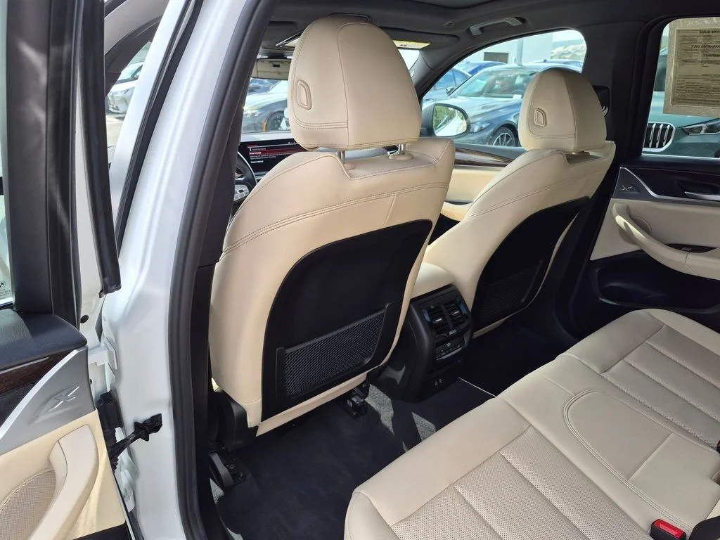 Used 2024 White BMW sDrive30i image 36