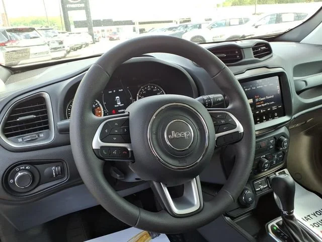2023 Jeep Renegade Latitude - Photo 12