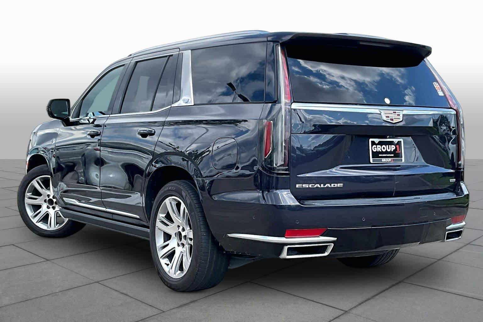 Used 2022 Galactic Gray Metallic Cadillac Premium Luxury Platinum image 11