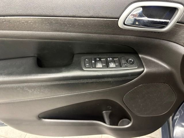 Used 2018 Black Jeep Altitude image 14