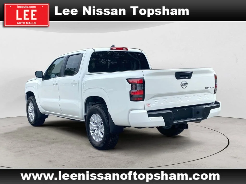 Certified Used 2023 Glacier White Nissan SV image 3