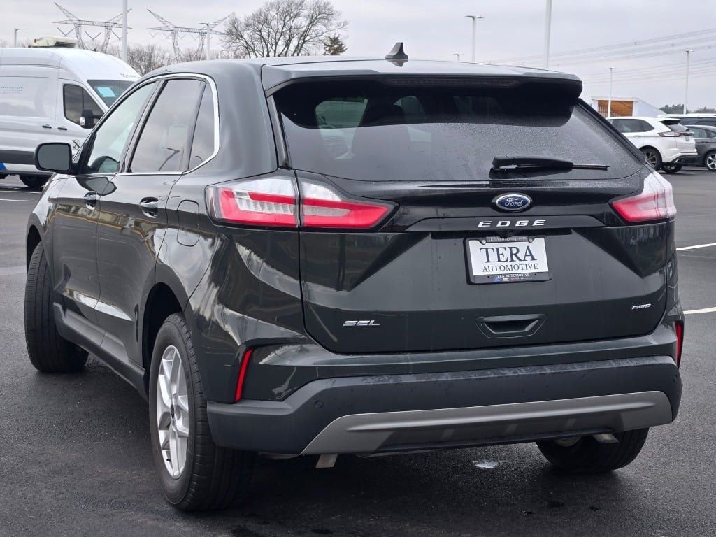 Used 2023 Green Metallic Ford SEL image 16