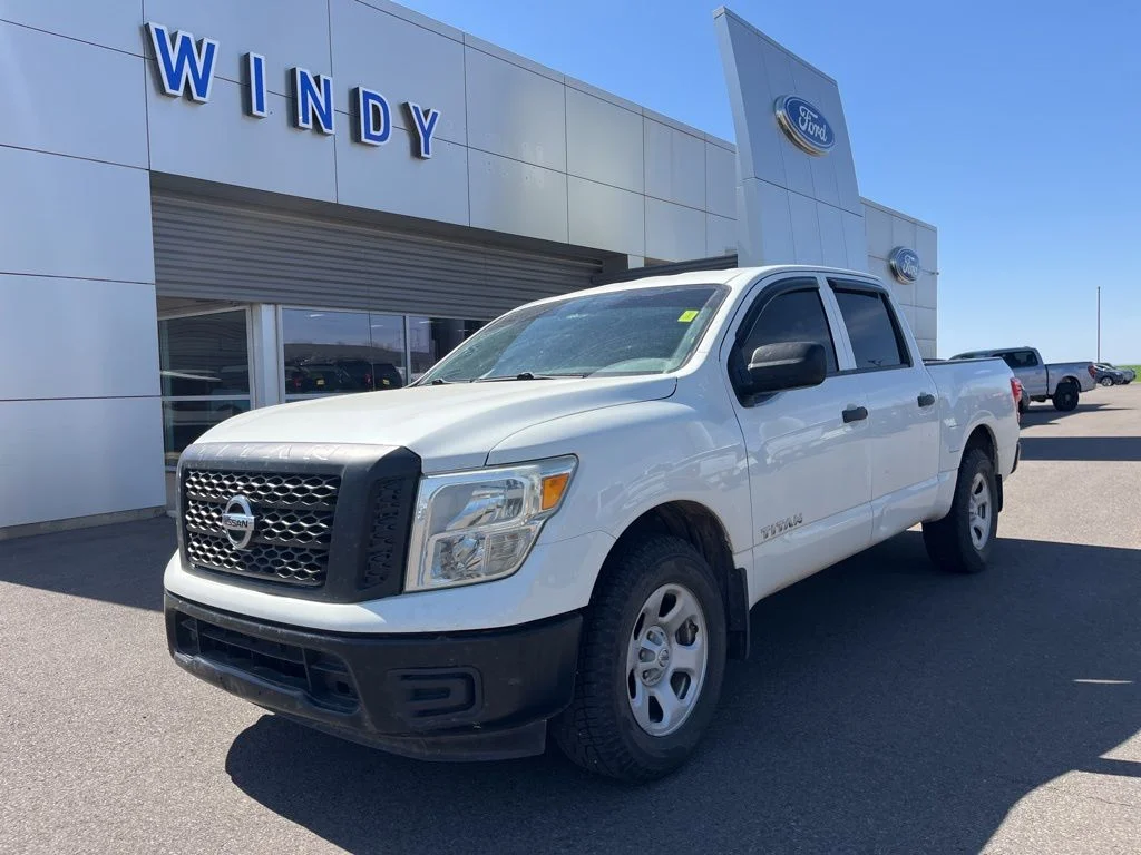 2017 Nissan Titan S 4X2 Crew Cab's photo