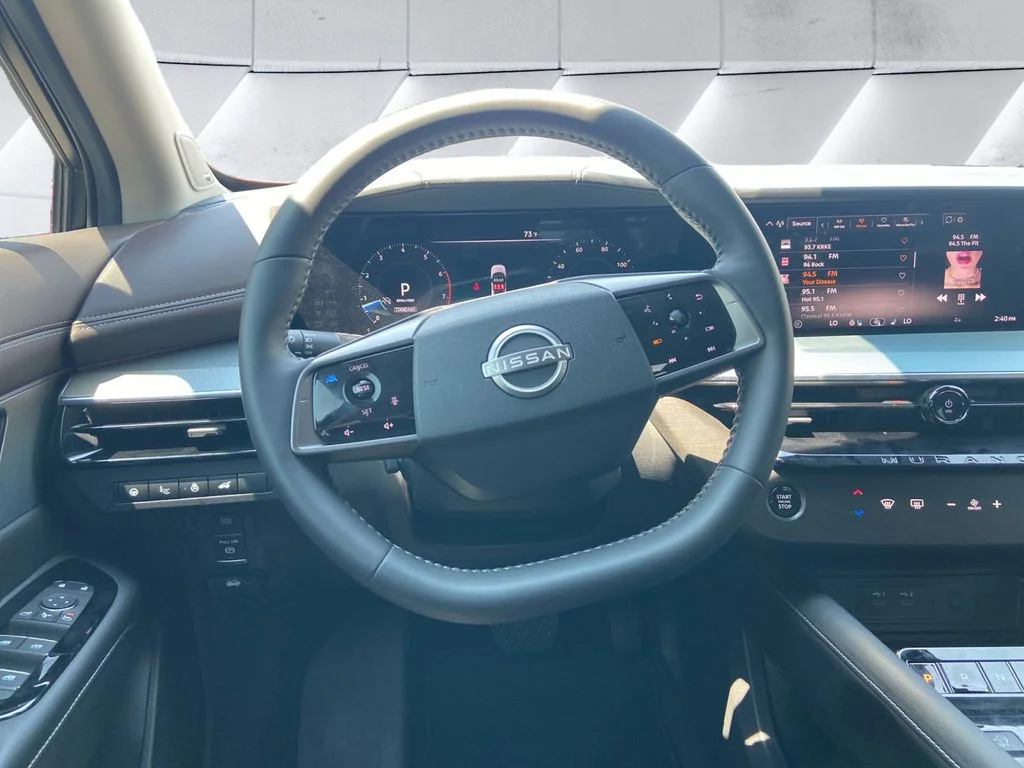 Used 2025 White Nissan Platinum image 8