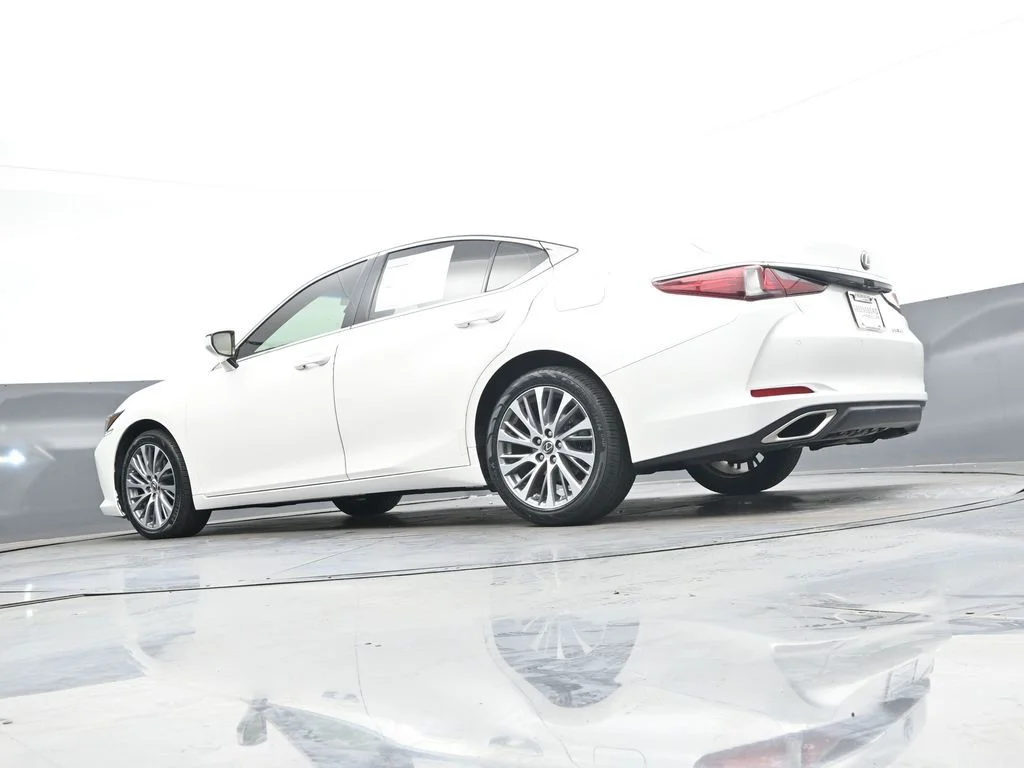 Used 2021 White Lexus 350 image 47