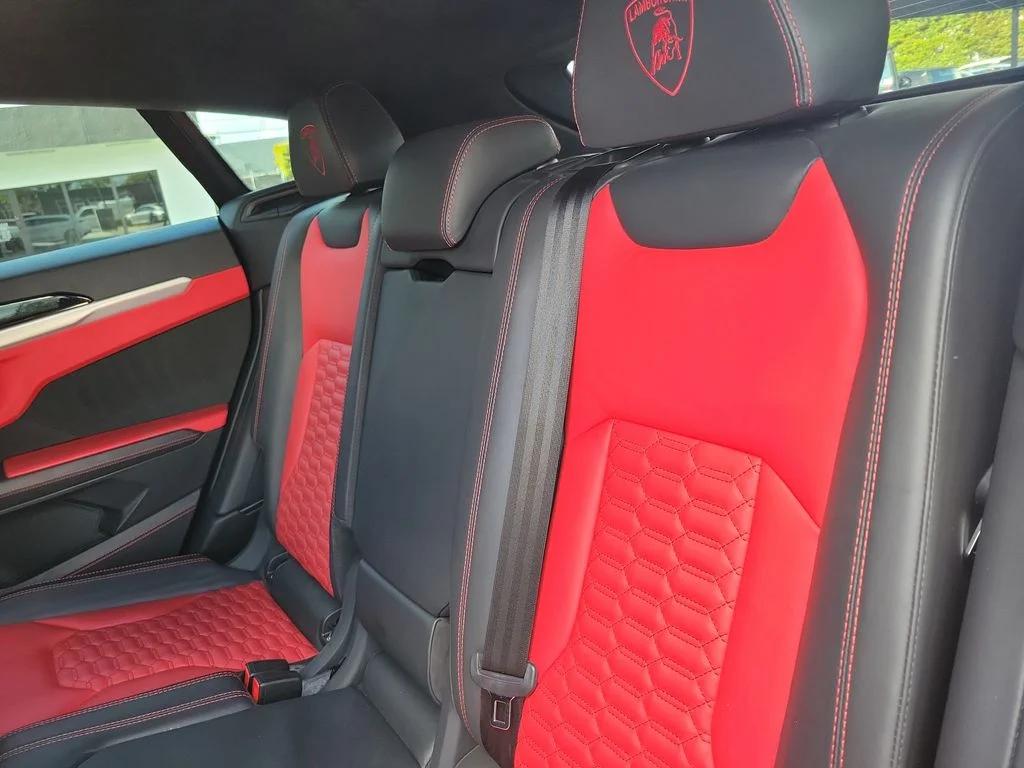 Used 2022 White Lamborghini Base image 12