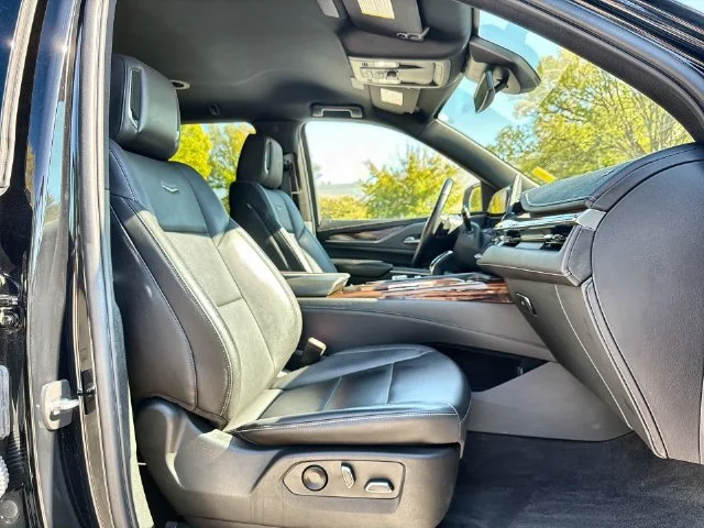 Used 2023 Black Cadillac Luxury image 27