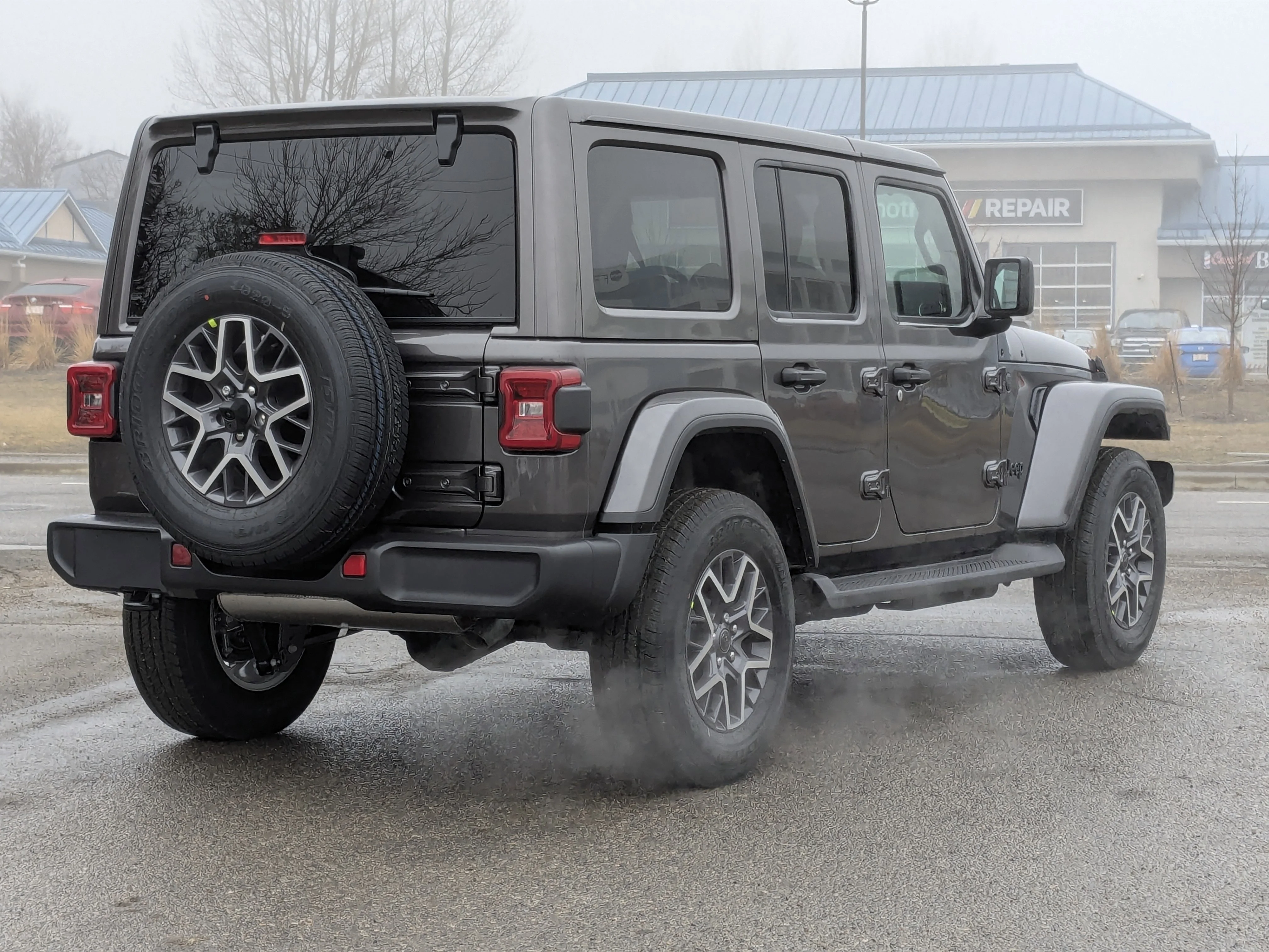 New 2026 Grey Jeep Sahara - - McKinley Leather - Body-Color Top - Power Seats - Remote Start & tons more! image 8