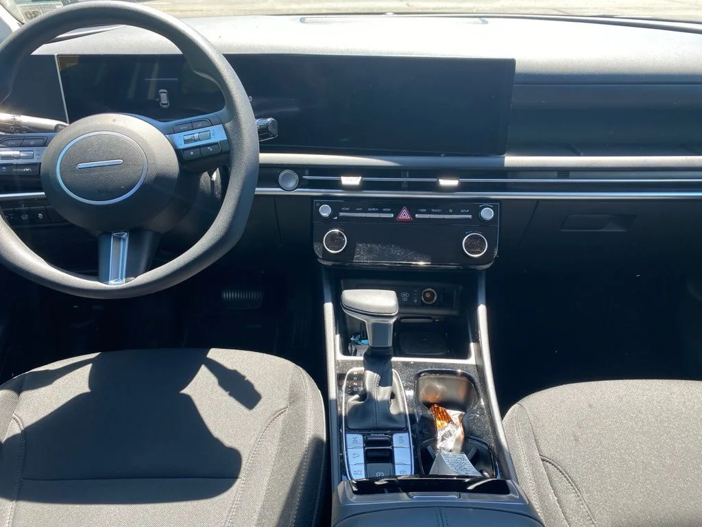 Used 2025 Silver Hyundai SEL image 6