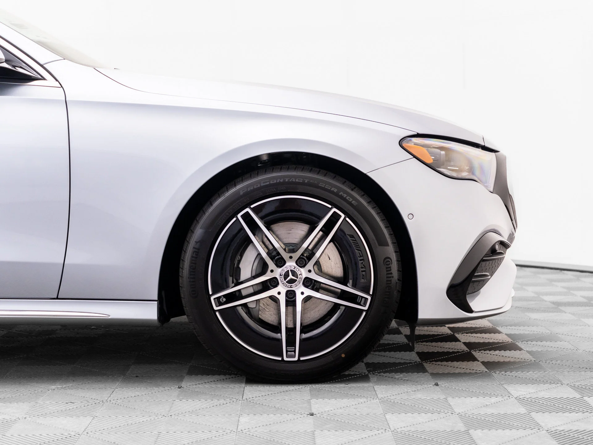 New 2027 Silver Mercedes-Benz E 350 image 36