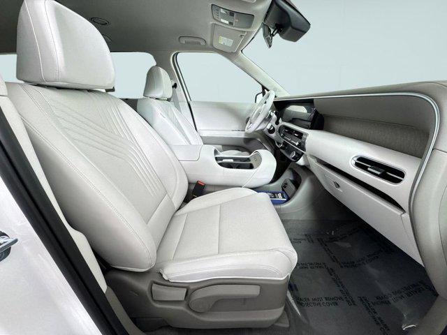 New 2026 White Hyundai SEL 7P image 8