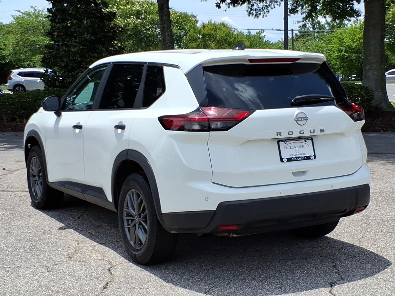 Used 2024 Glacier White Nissan S image 9