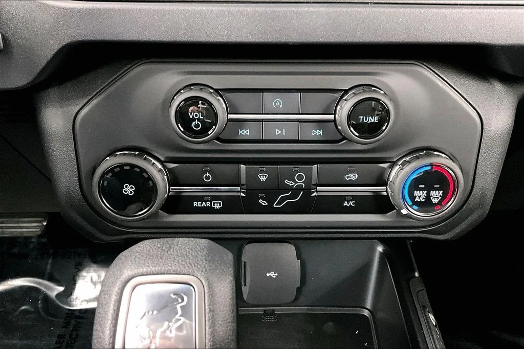 New 2025 Beige Ford Base image 19
