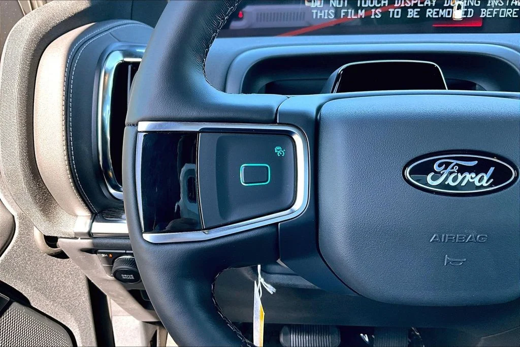 New 2026 White Ford MAX Platinum® image 18
