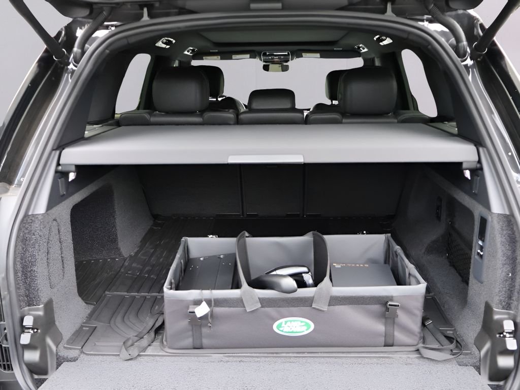 New 2026 Santorini Black Land Rover SE image 15