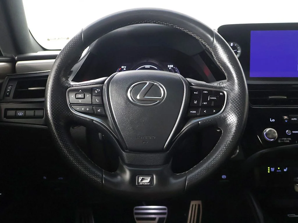 Used 2023 White Lexus 300h image 35