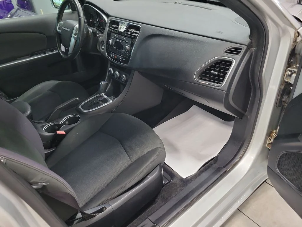 Used 2012 Silver Chrysler Touring image 16