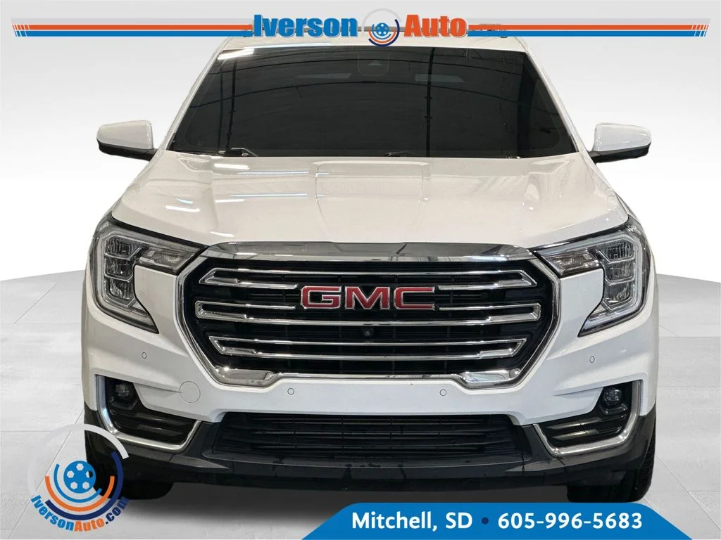 Used 2023 White GMC SLT image 3