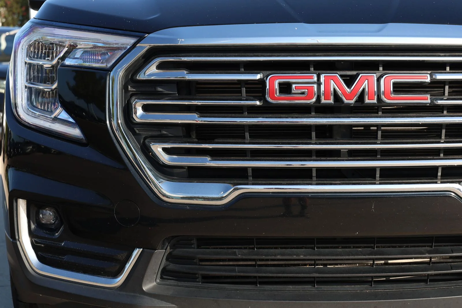 Used 2024 Black GMC SLT image 10