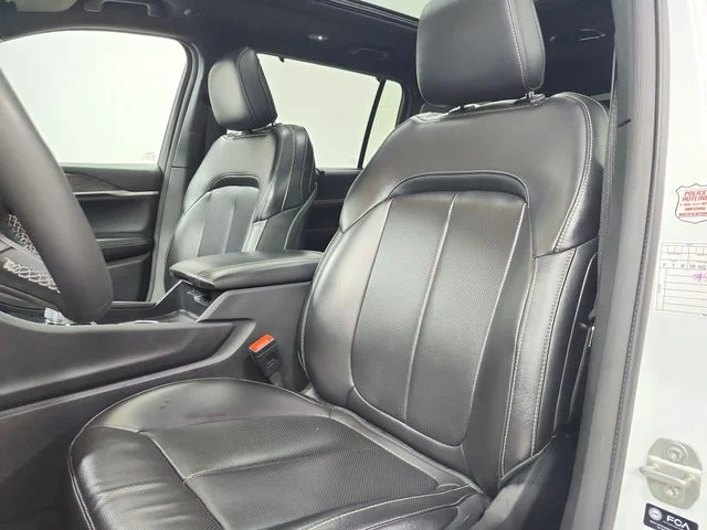 Used 2024 White Jeep Limited image 10